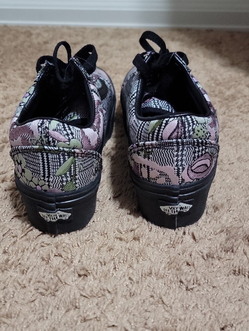 Vans Black Floral Patterned Sneakers - Picture 6 of 9